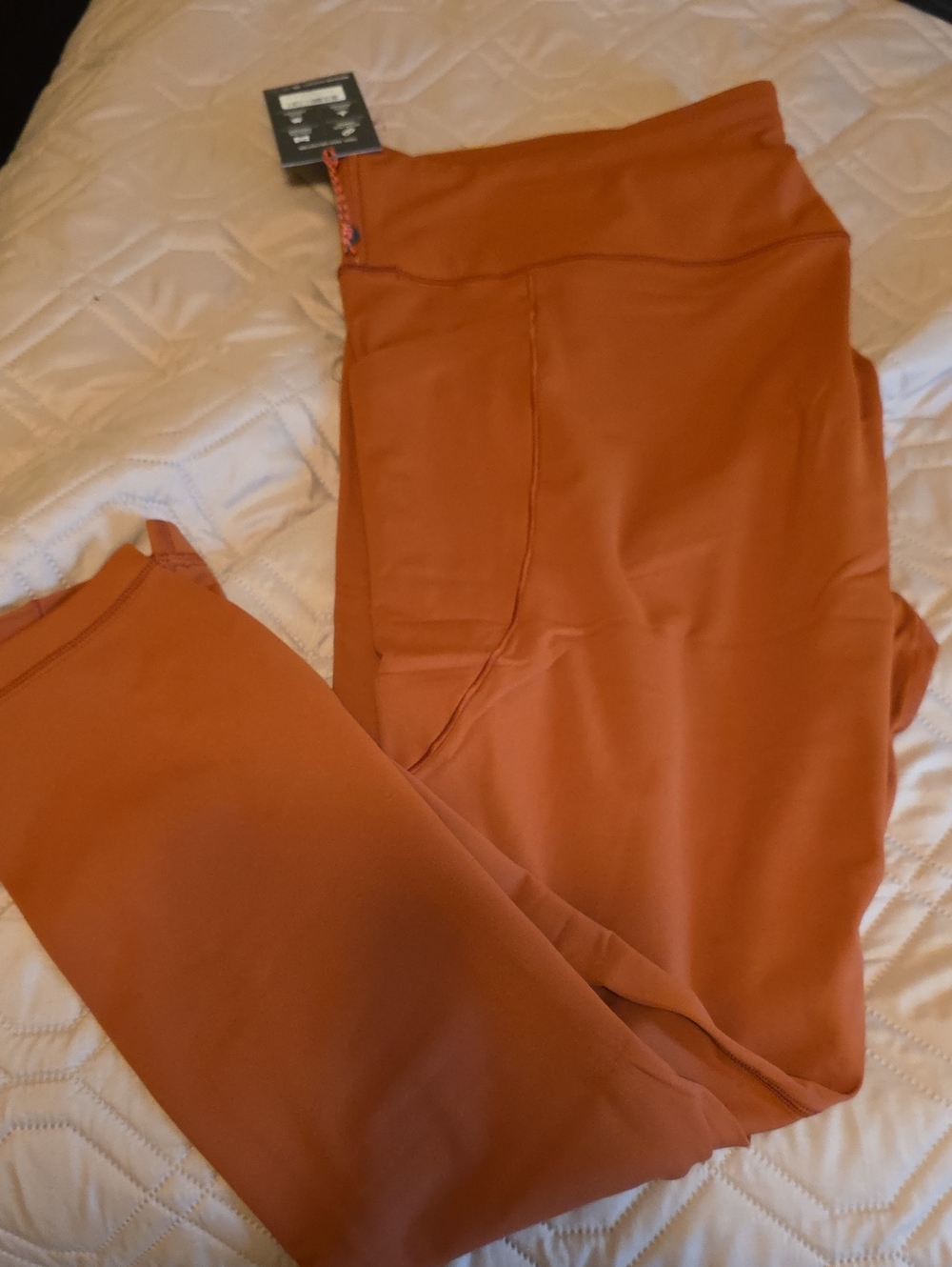 Duluth Trading Co Rust High-Rise Leggings with Side Pocket